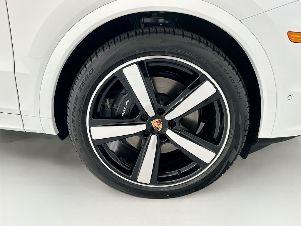 Thumbnail: 2026 Porsche Cayenne - 32