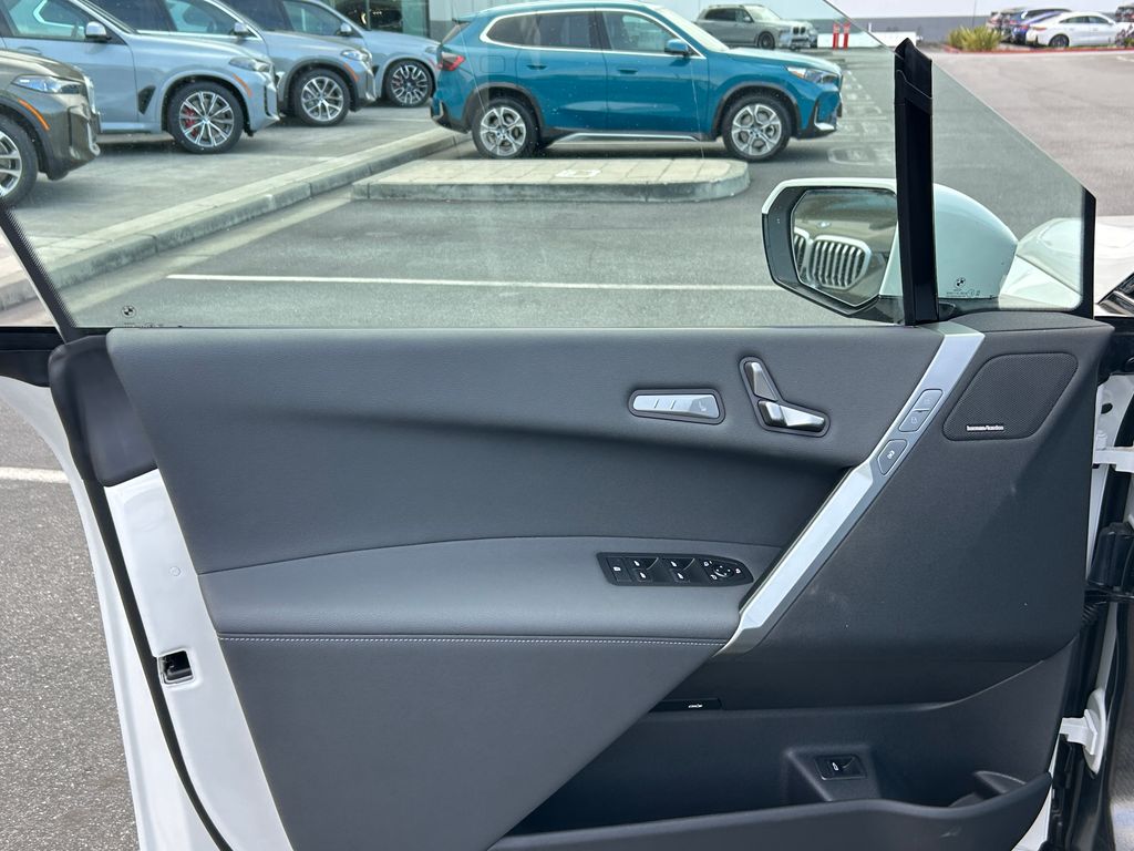 Thumbnail: 2026 BMW iX - 11