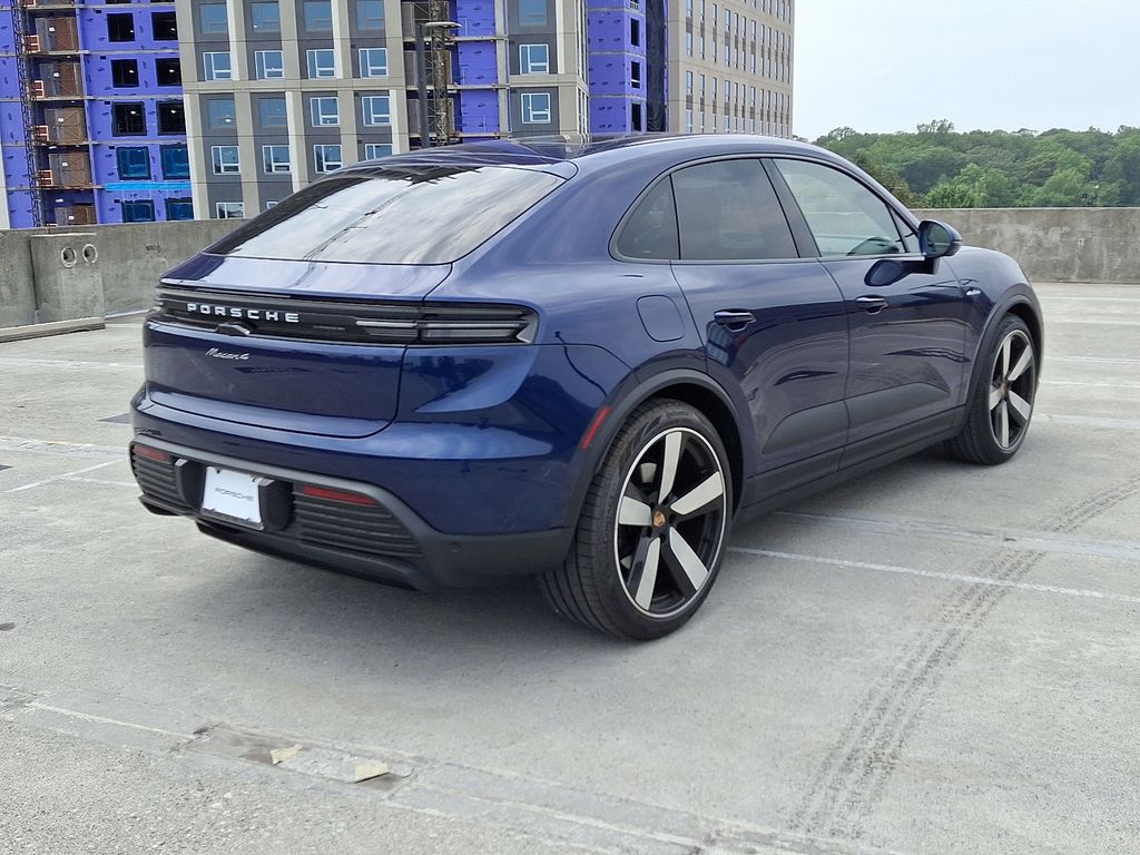 Thumbnail: 2025 Porsche Macan - 8