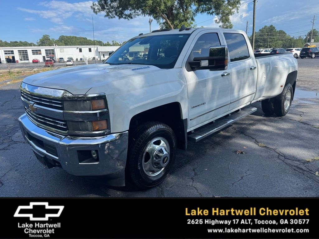 Summit White 2015 Chevrolet Silverado 3500HD Pickup Truck Four-Wheel Drive 6-Speed Automatic