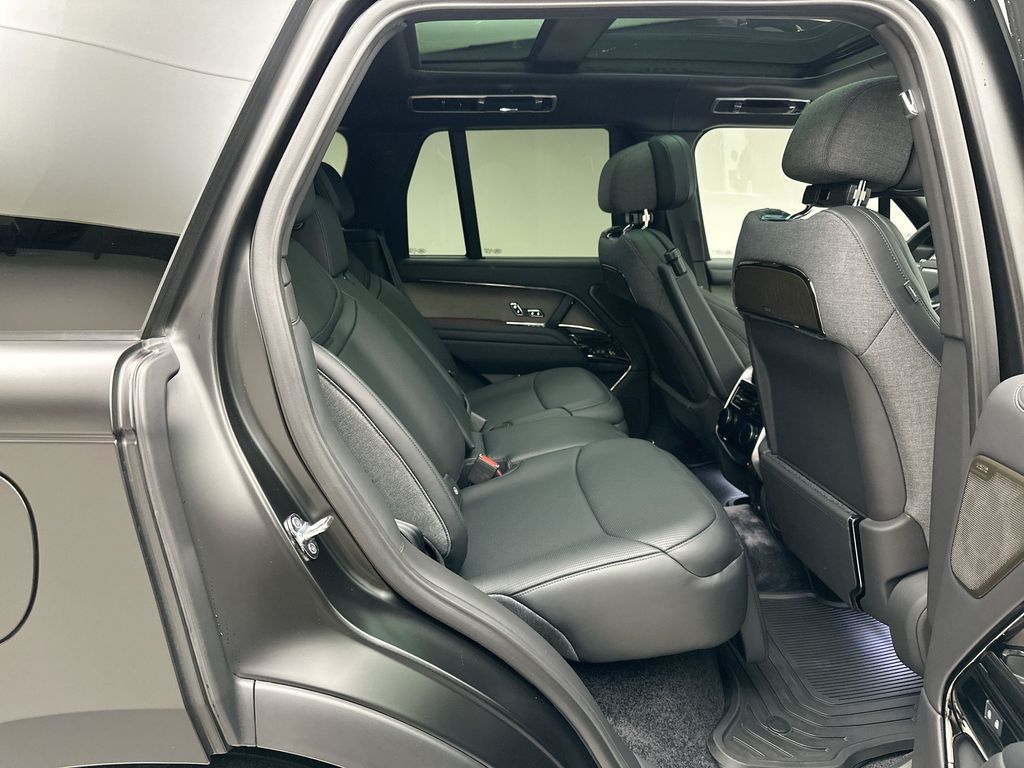 Thumbnail: 2026 Land Rover Range Rover - 7