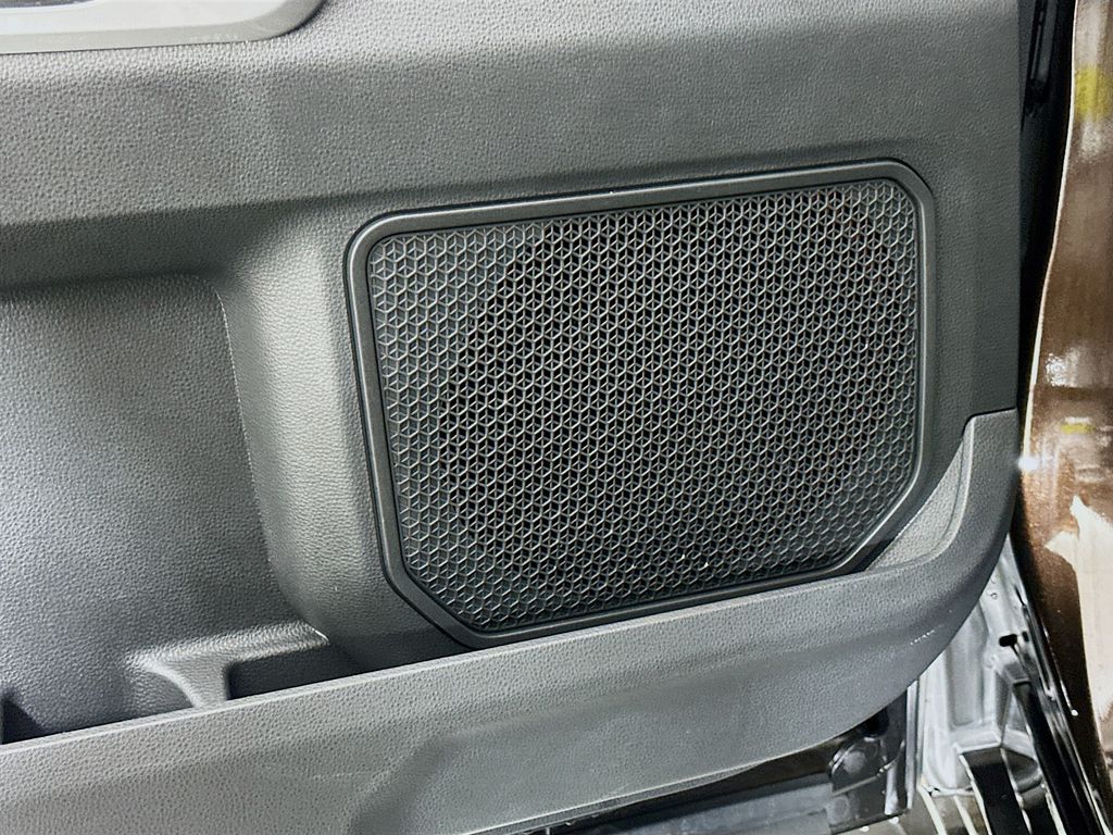 Thumbnail: 2025 Toyota Tundra - 18