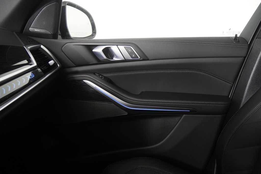 Thumbnail: 2026 BMW X5 - 23