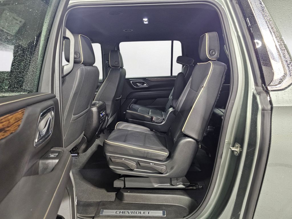 Used 2023  Chevrolet Premier image 14