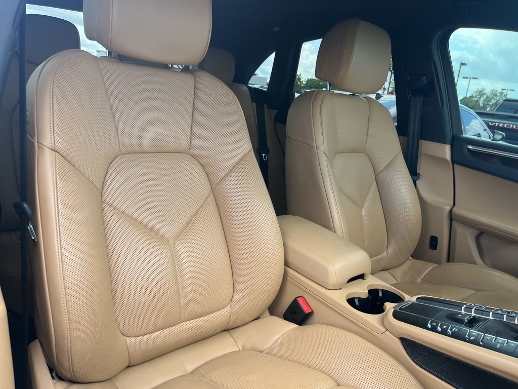 Thumbnail: 2017 Porsche Macan - 9