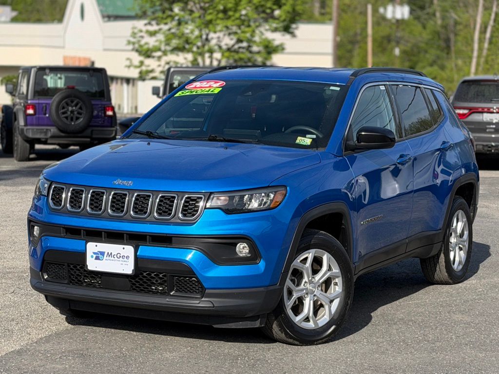 Hydro Blue Pearlcoat 2024 Jeep Compass Latitude 4WD SUV / Crossover Four-Wheel Drive 8-Speed Automatic