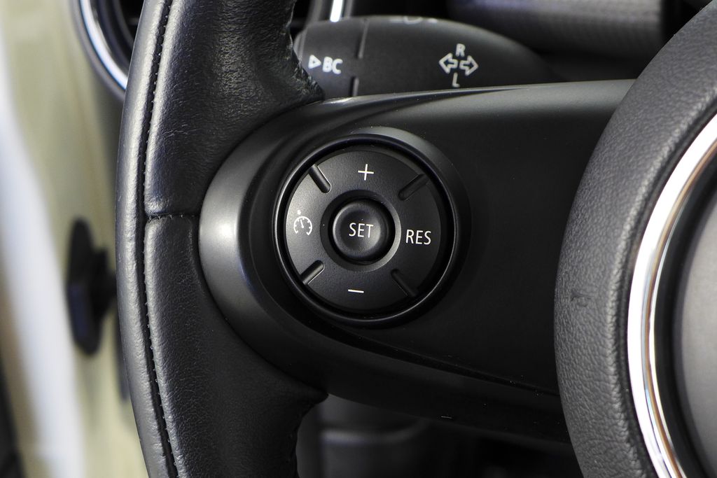 Thumbnail: 2015 MINI Cooper - 29