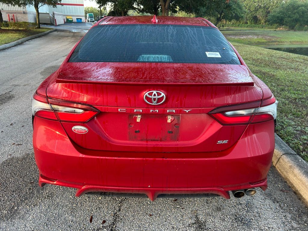 2022 Toyota Camry SE 4