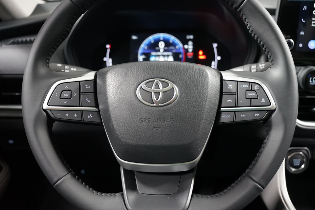 2025 Toyota Grand Highlander XLE 12