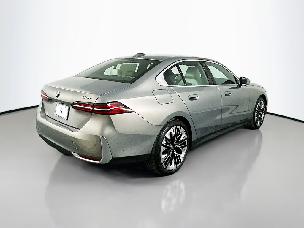Thumbnail: 2026 BMW 5 Series - 5