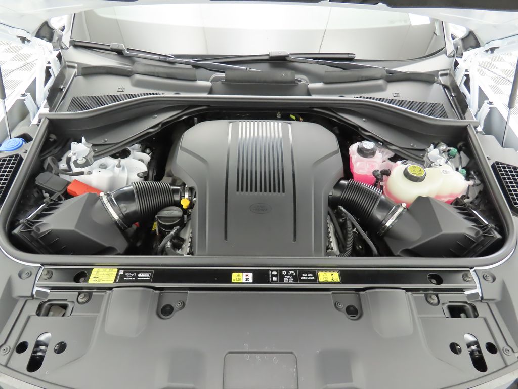 Thumbnail: 2025 Land Rover Range Rover - 29