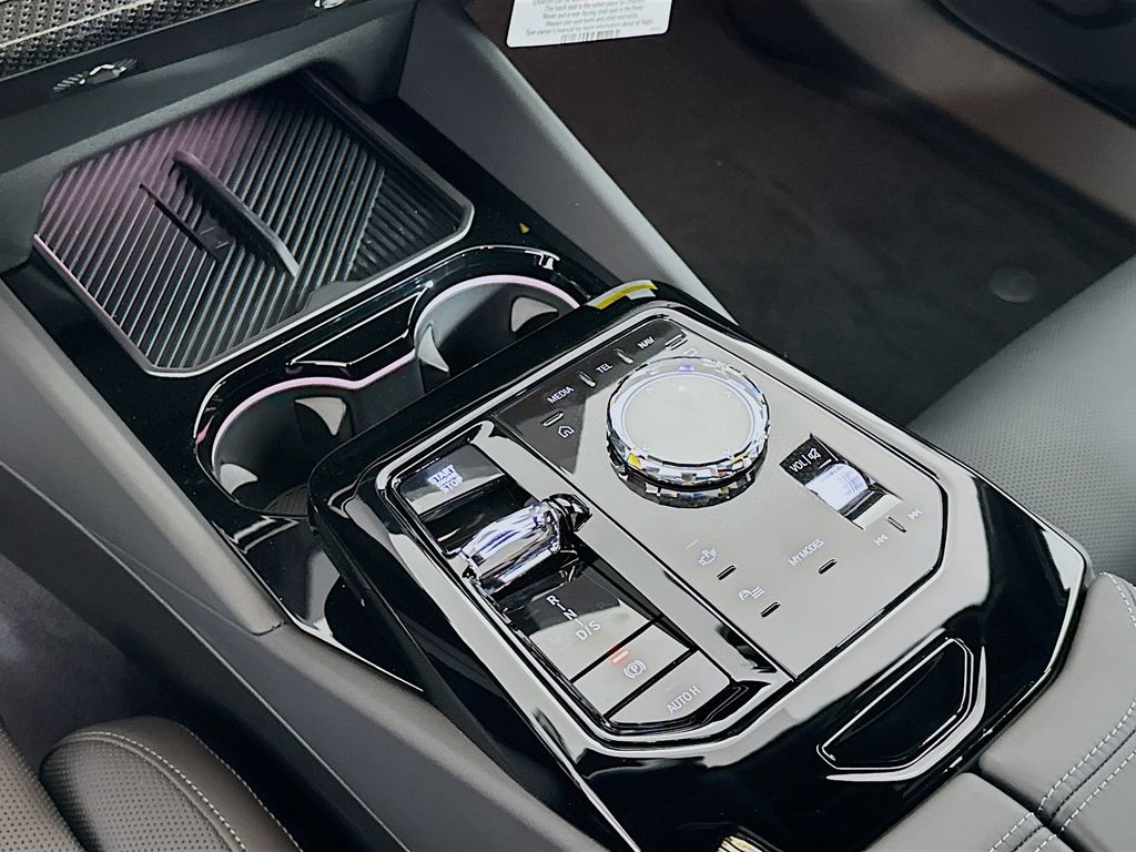 Thumbnail: 2026 BMW 5 Series - 15