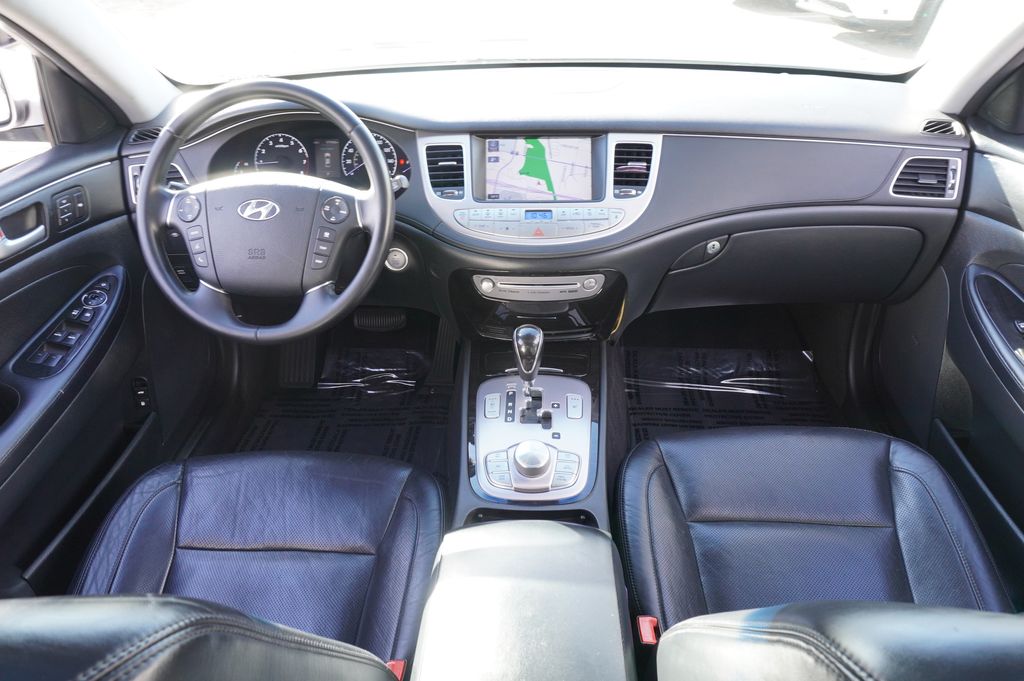 2012 Hyundai Genesis 3.8 11