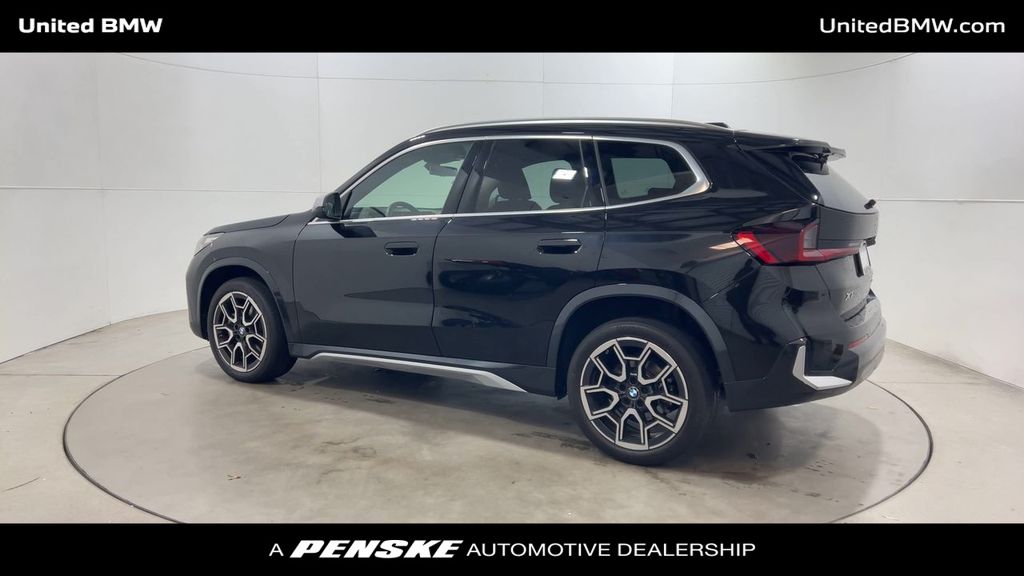 Thumbnail: 2023 BMW X1 - 6