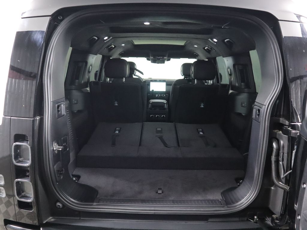 Thumbnail: 2025 Land Rover Defender - 29