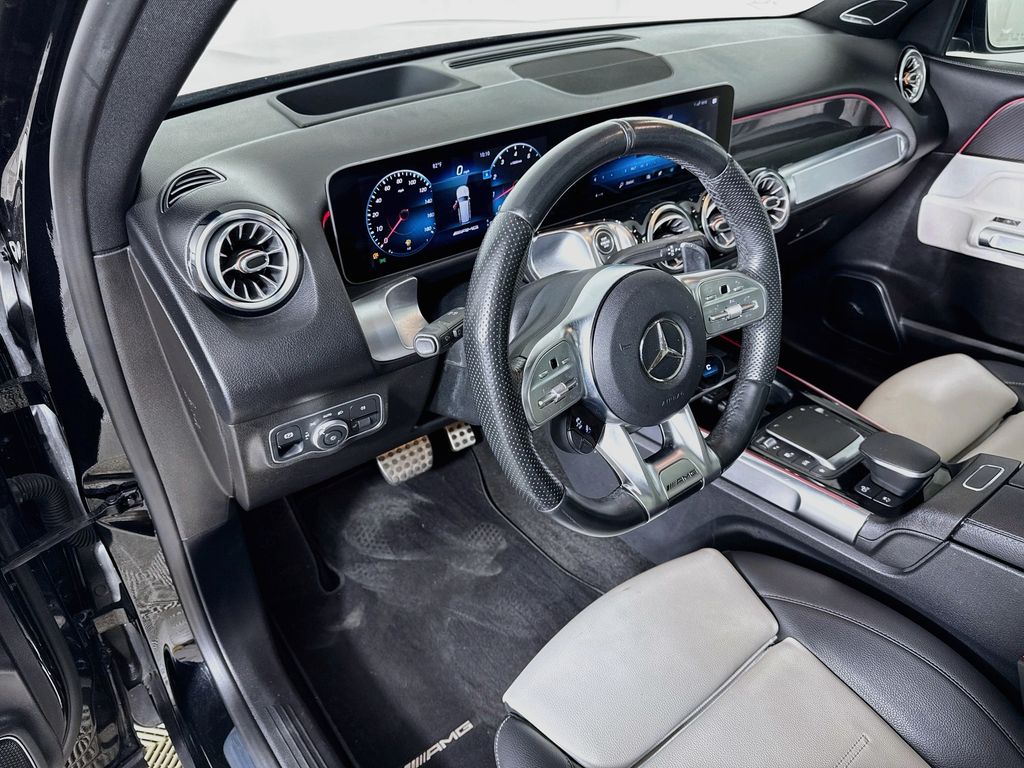 Thumbnail: 2021 Mercedes-Benz GLB - 9