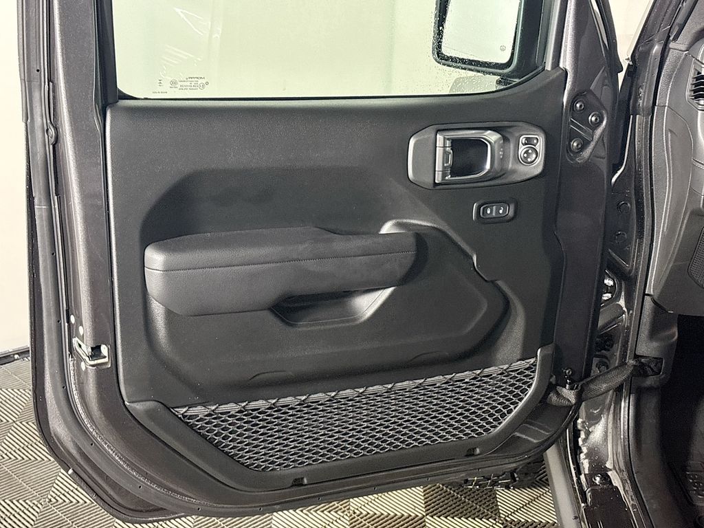 Gladiator Rubicon