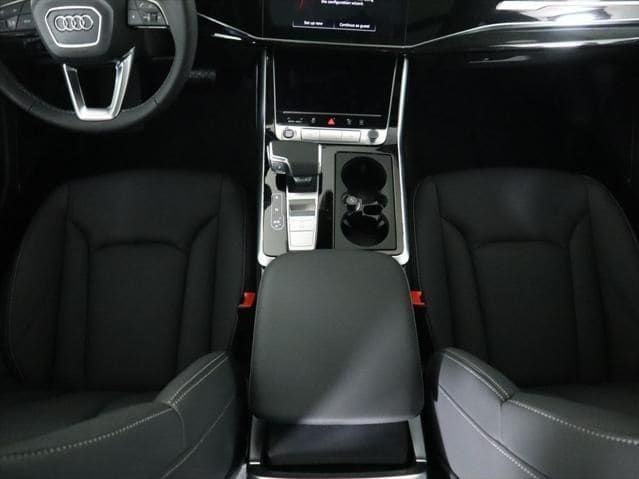 Thumbnail: 2026 Audi Q8 - 18