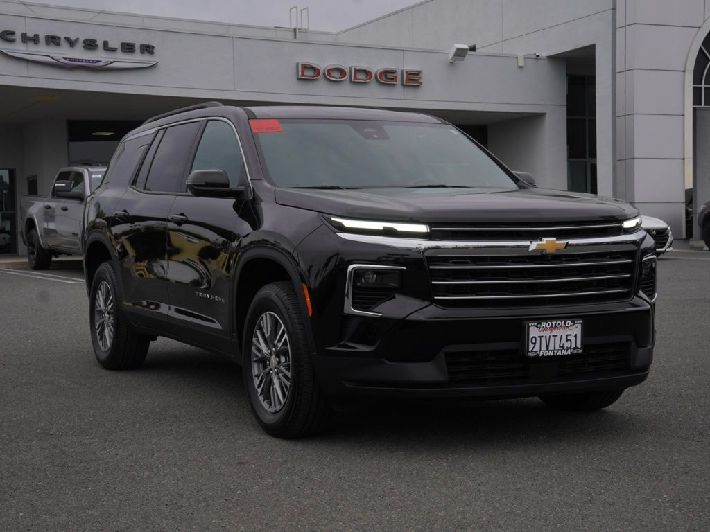 2025 Chevrolet Traverse LT