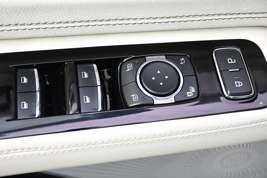 New 2026 White Lincoln Black Label image 24