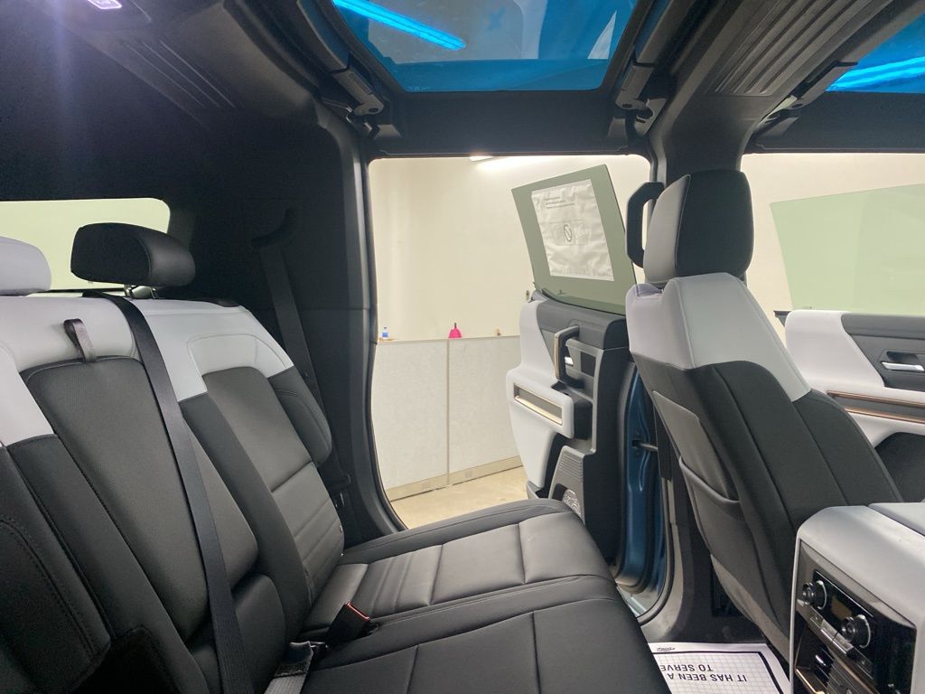 2024 GMC HUMMER EV SUV 3X photo
