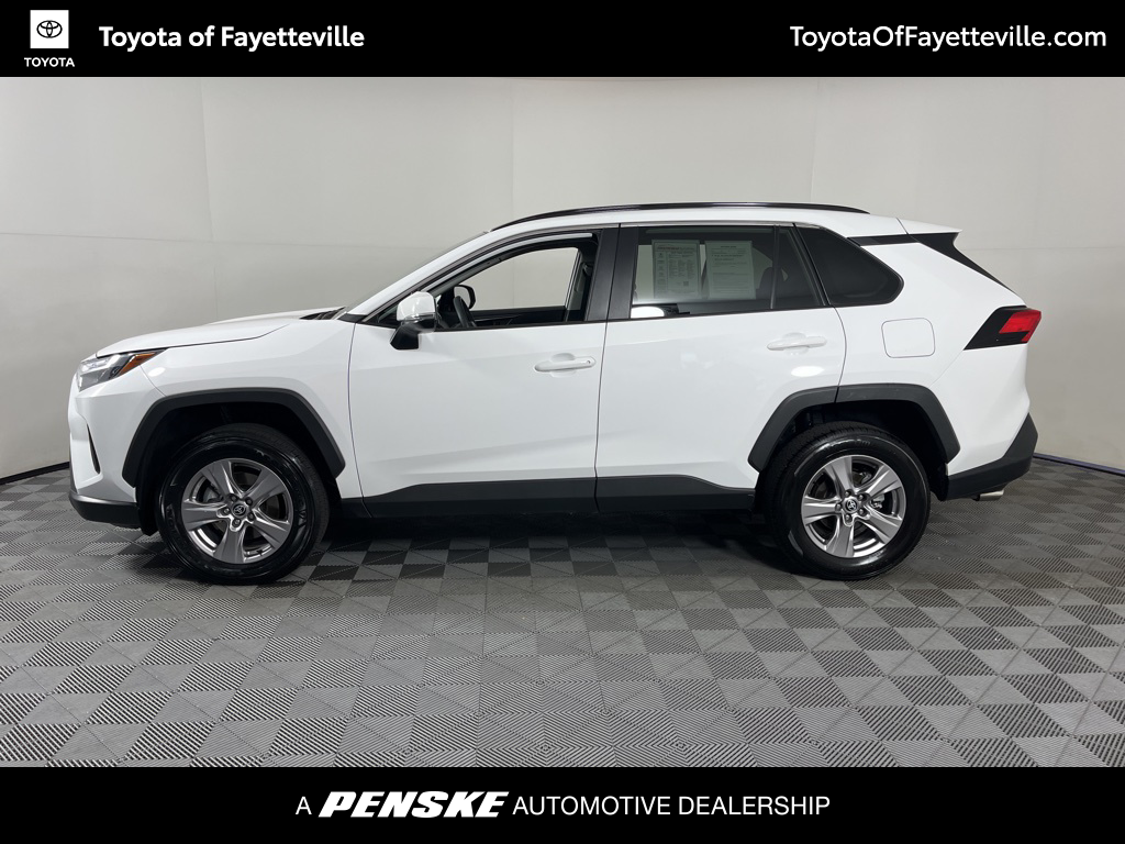 2023 Toyota RAV4 XLE 2