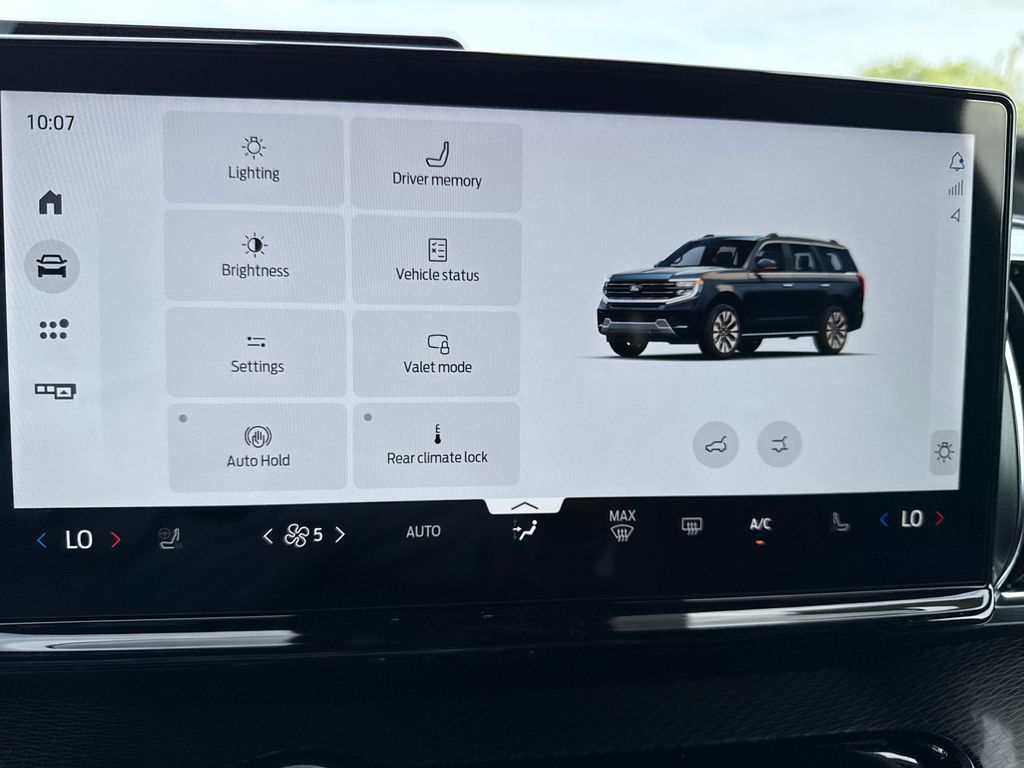 2027 Ford Expedition Max Platinum 4X4 SUV