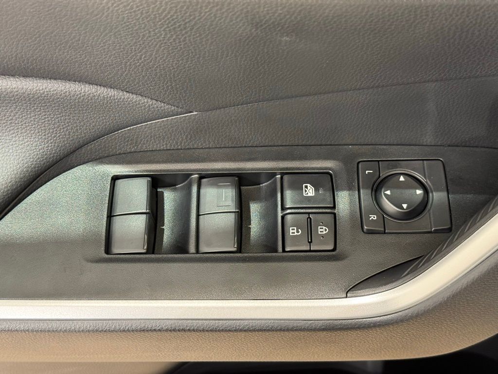 Thumbnail: 2025 Toyota RAV4 - 15