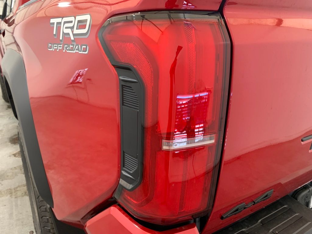 2024 Toyota Tacoma TRD Off-Road 9