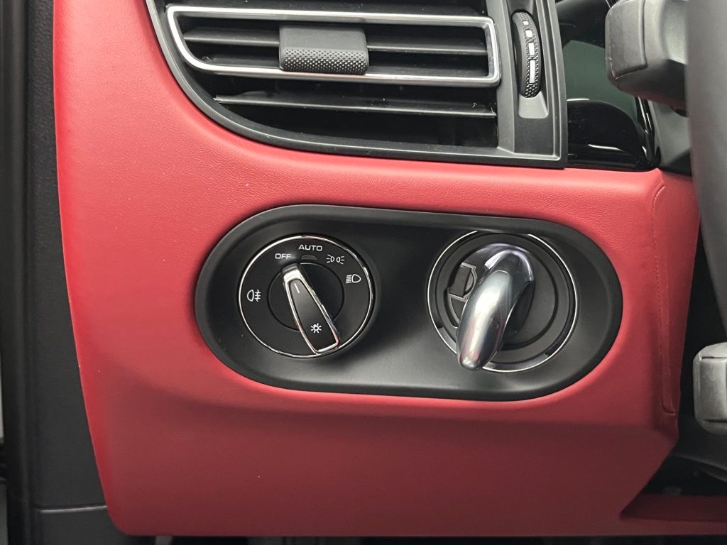 Thumbnail: 2024 Porsche Macan - 27