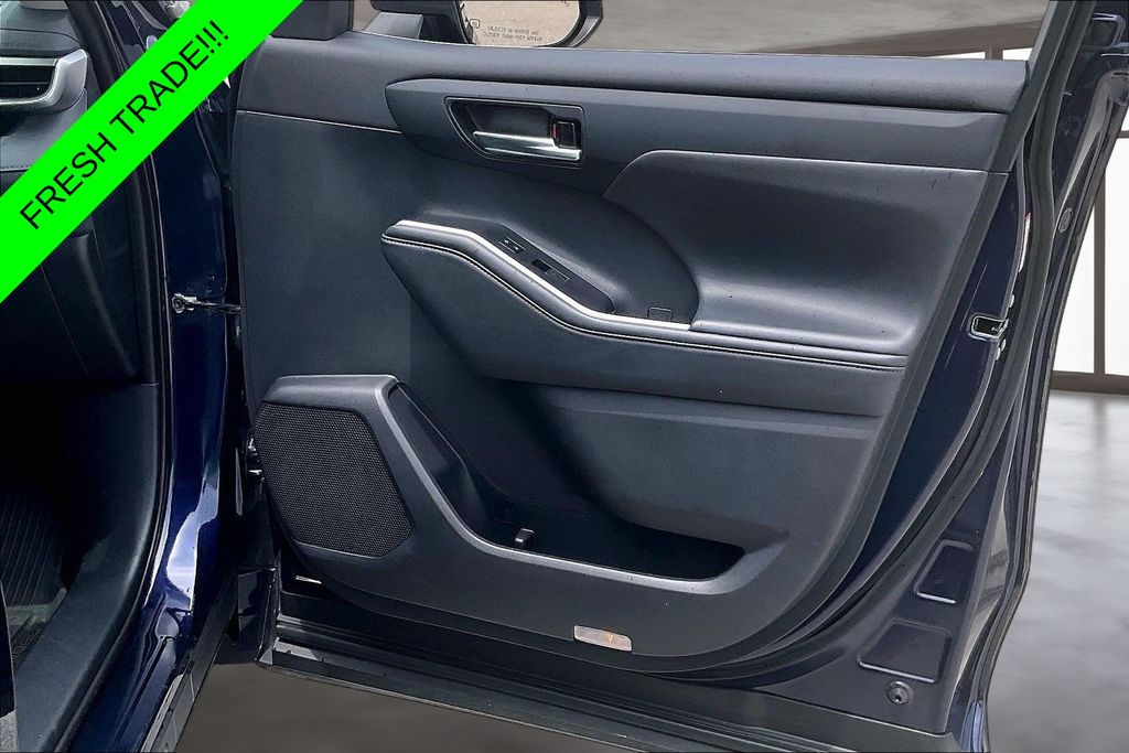 Used 2021 Toyota Highlander SUV