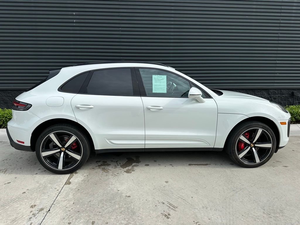 Thumbnail: 2023 Porsche Macan - 8