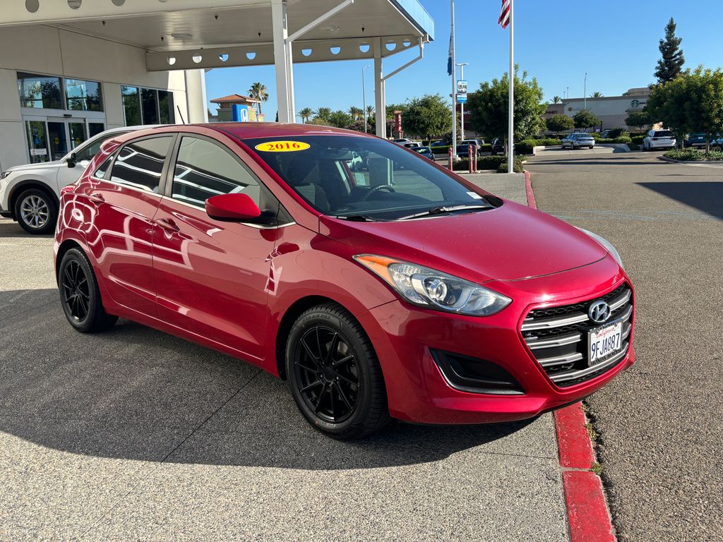 Thumbnail: 2016 Hyundai Elantra - 3