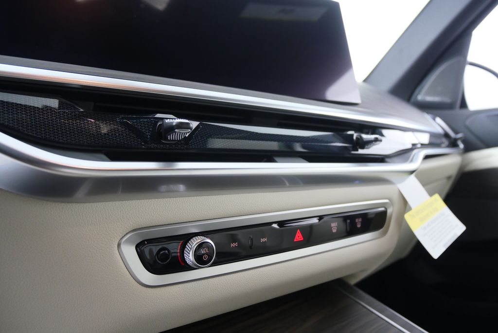 Thumbnail: 2026 BMW X5 - 21