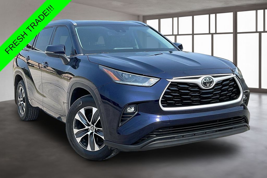 Used 2021 Toyota Highlander SUV
