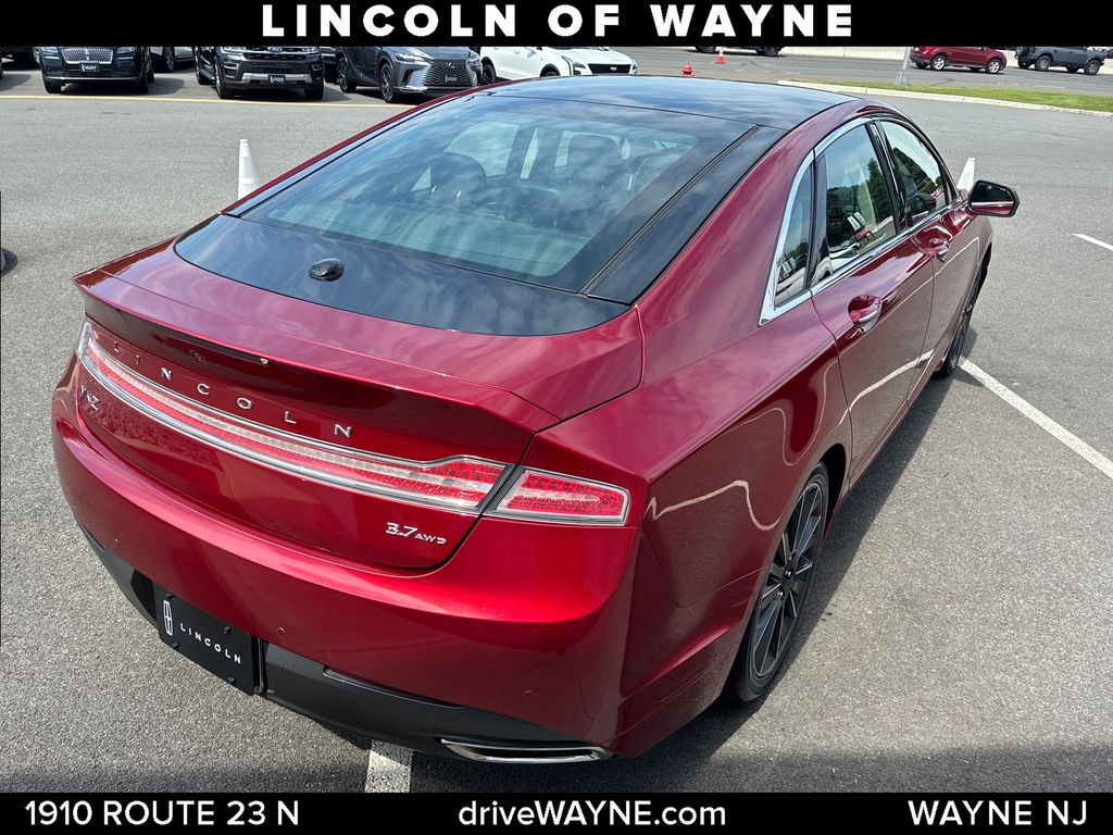View vehicle photo 7
