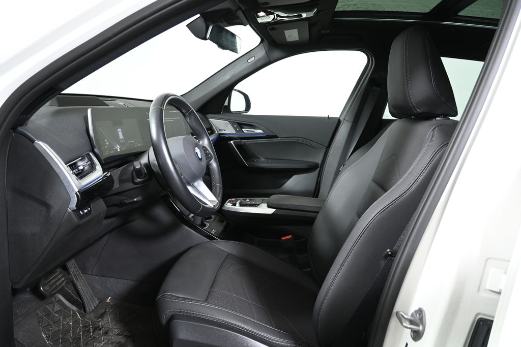 Thumbnail: 2023 BMW X1 - 3