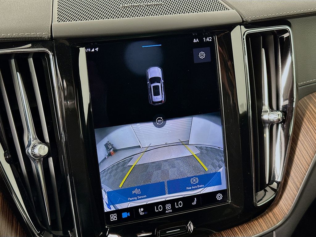 2022 Volvo XC60 B5 Inscription 14