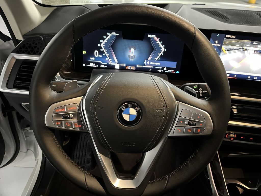 2025 BMW X7 xDrive40i 14