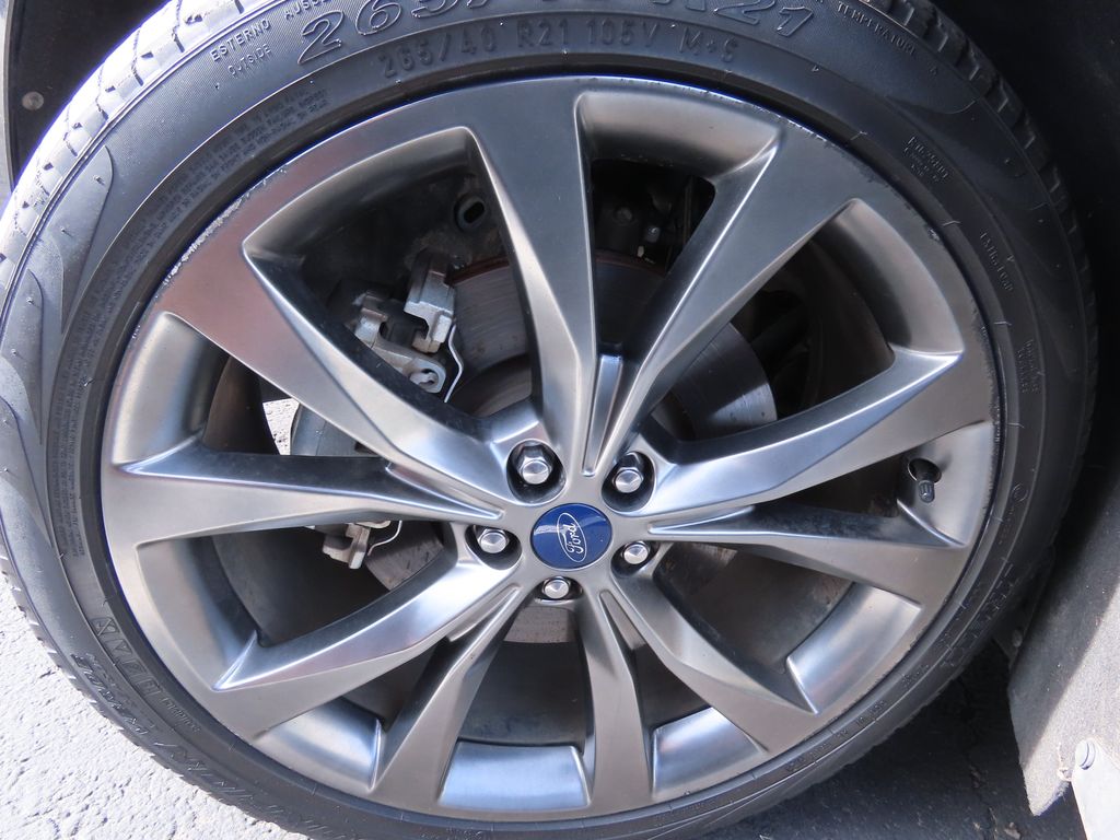 Thumbnail: 2016 Ford Edge - 15