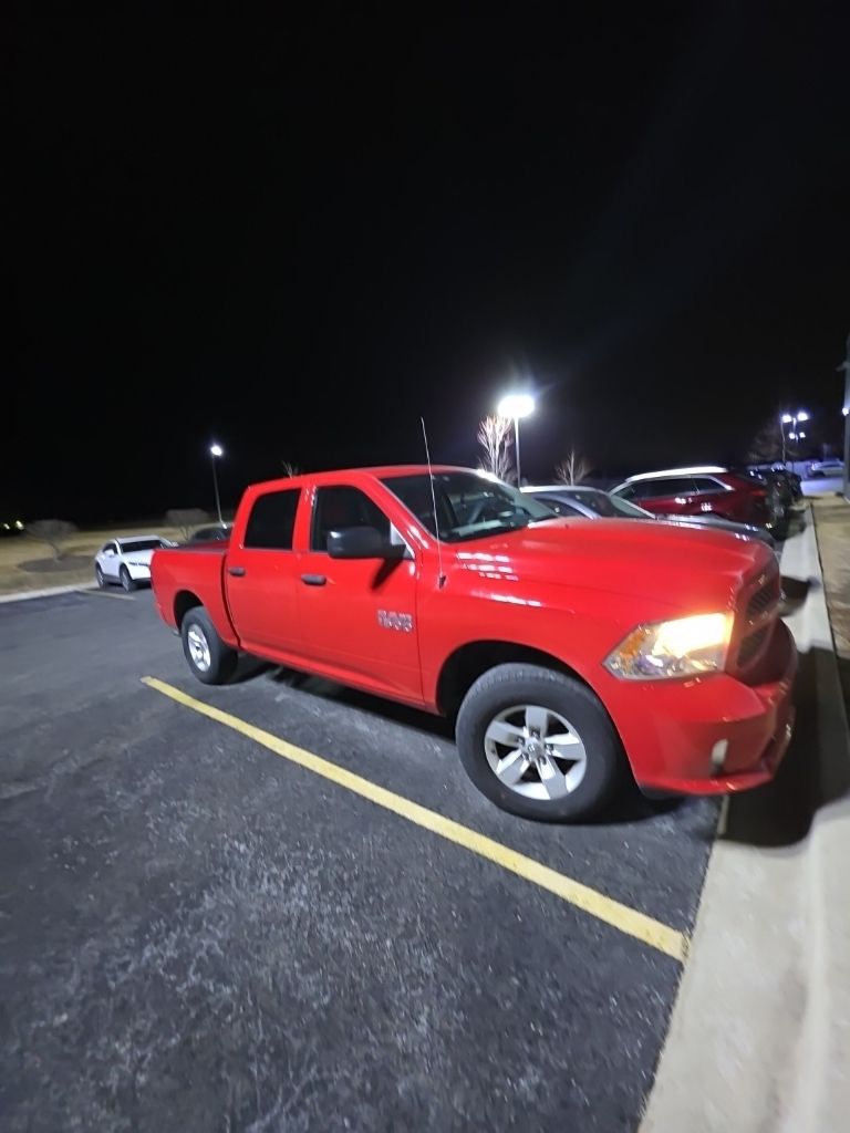 2016 RAM 1500 Express Crew Cab 4WD