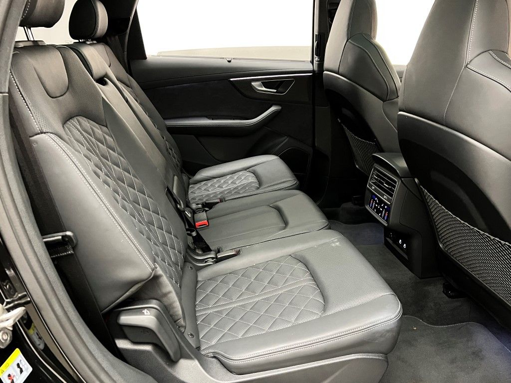 Thumbnail: 2024 Audi SQ7 - 14