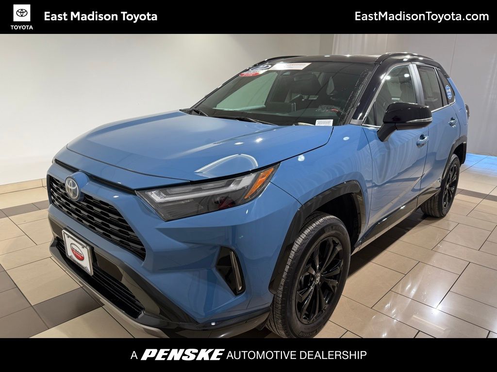 Thumbnail: 2022 Toyota RAV4 - 1
