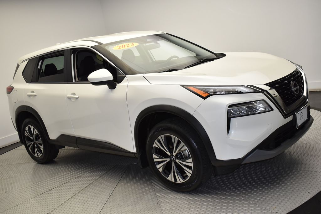 2023 Nissan Rogue SV 3