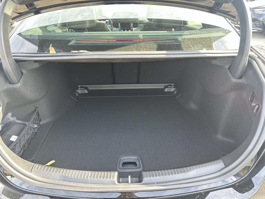 Thumbnail: 2025 Mercedes-Benz C-Class - 20