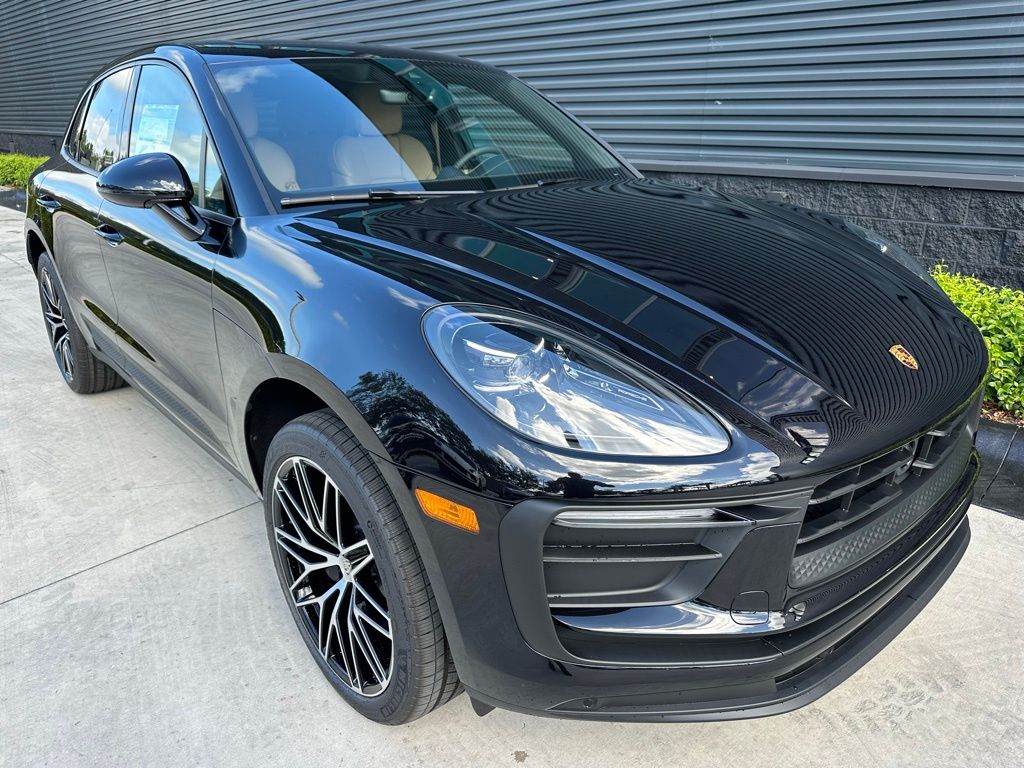 Thumbnail: 2026 Porsche Macan - 10