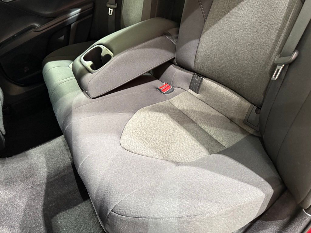 Thumbnail: 2019 Toyota Camry - 18