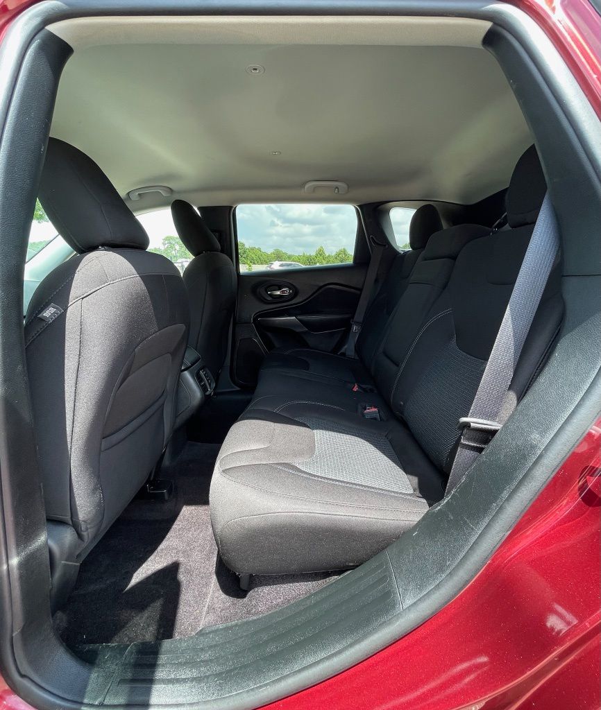 2019 Jeep Cherokee Latitude Red at Community Kia