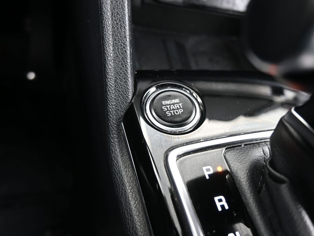 Used 2025 Everlasting Silver Kia EX image 30