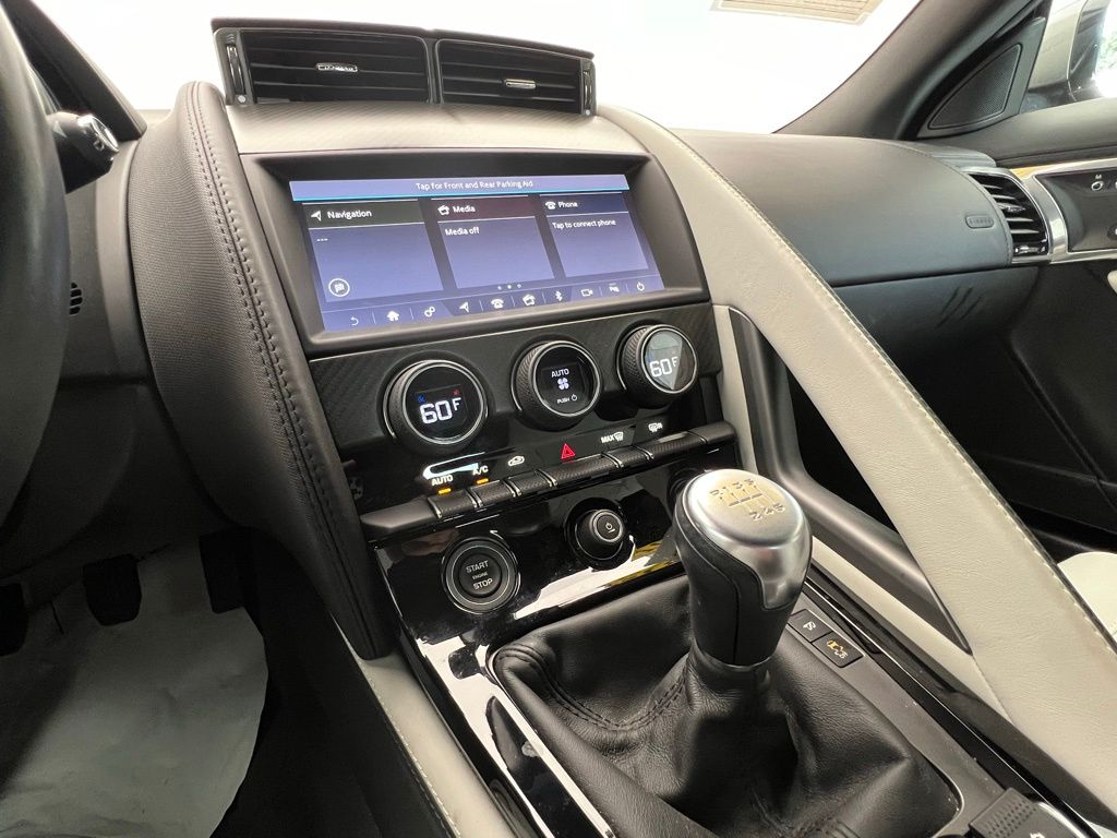 Thumbnail: 2019 Jaguar F-Type - 17